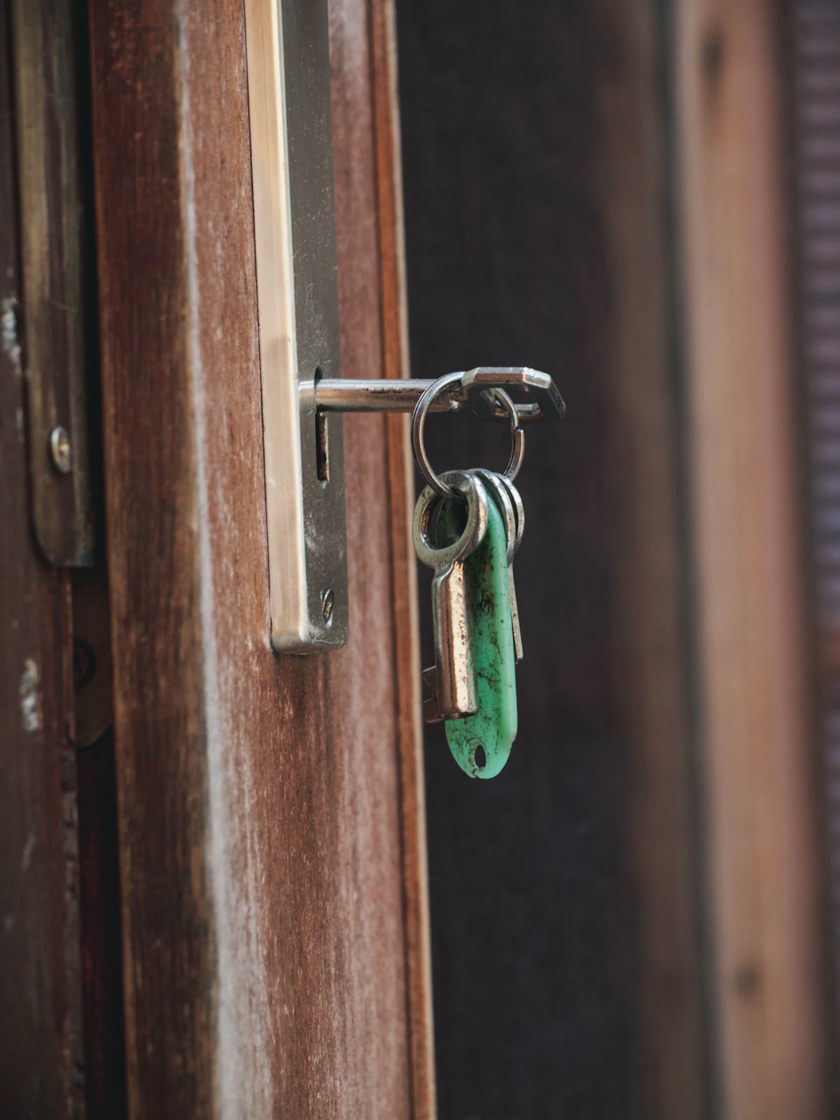 Locksmith services photo 63: keys, locks, doors and cars