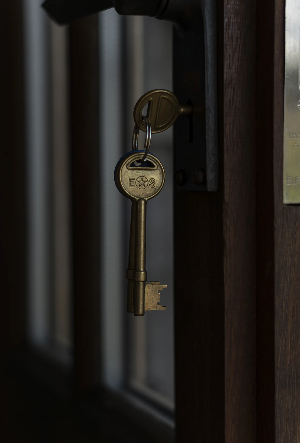 Locksmith services photo 65: keys, locks, doors and cars