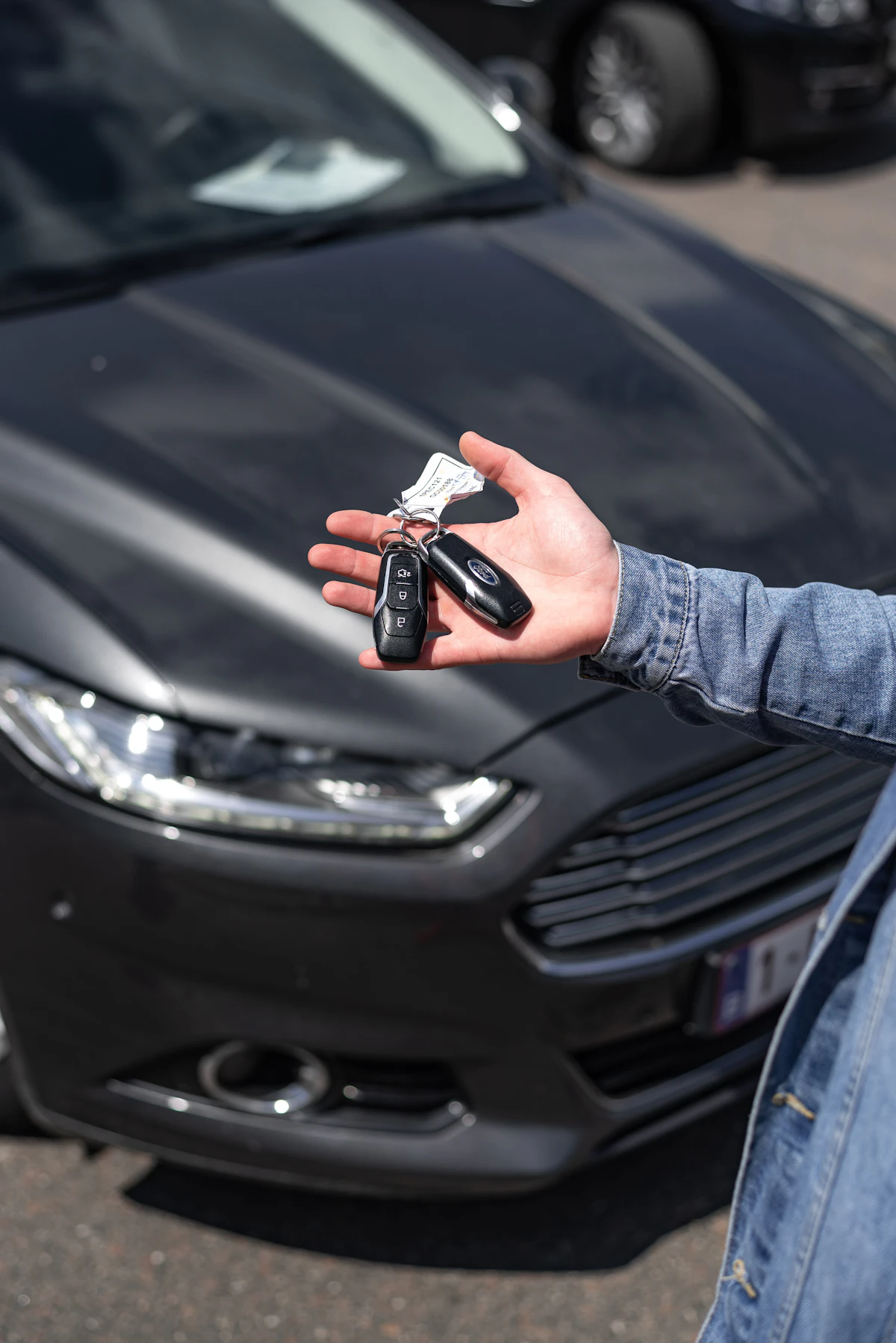 Locksmith services photo 11: keys, locks, doors and cars
