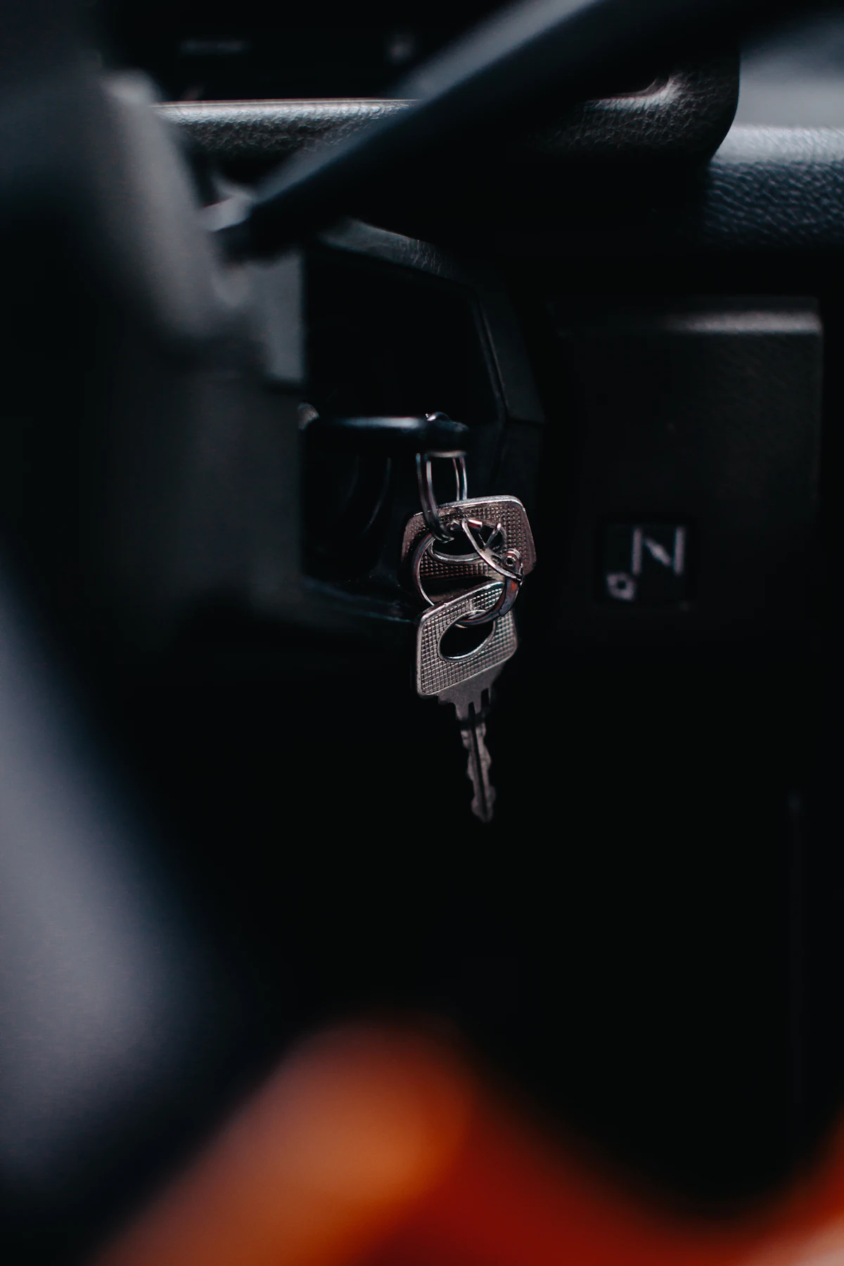 Locksmith services photo 12: keys, locks, doors and cars