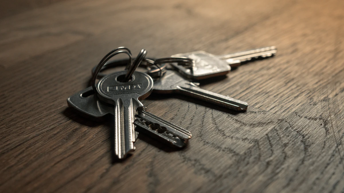 Locksmith services photo 17: keys, locks, doors and cars
