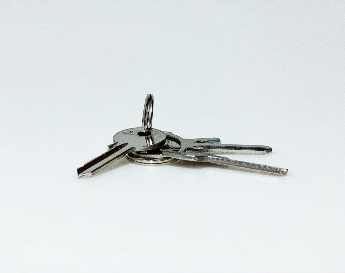 Locksmith services photo 18: keys, locks, doors and cars
