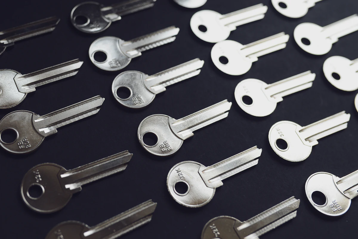 Locksmith services photo 4: keys, locks, doors and cars