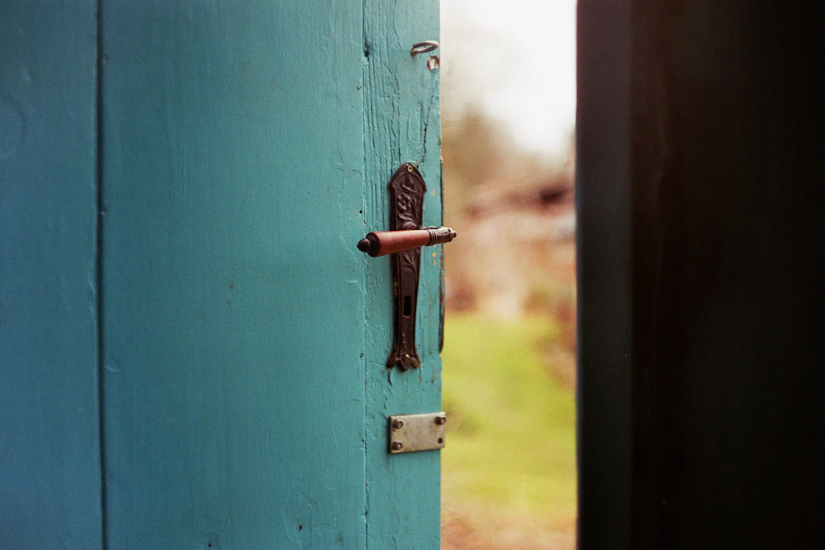 Locksmith services photo 5: keys, locks, doors and cars