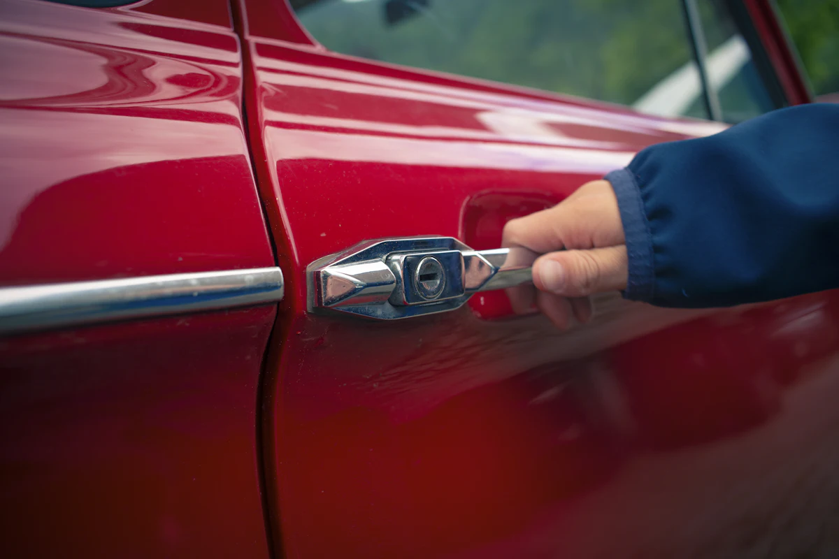 Locksmith services photo 42: keys, locks, doors and cars