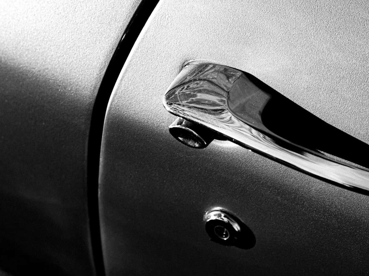 Locksmith services photo 44: keys, locks, doors and cars