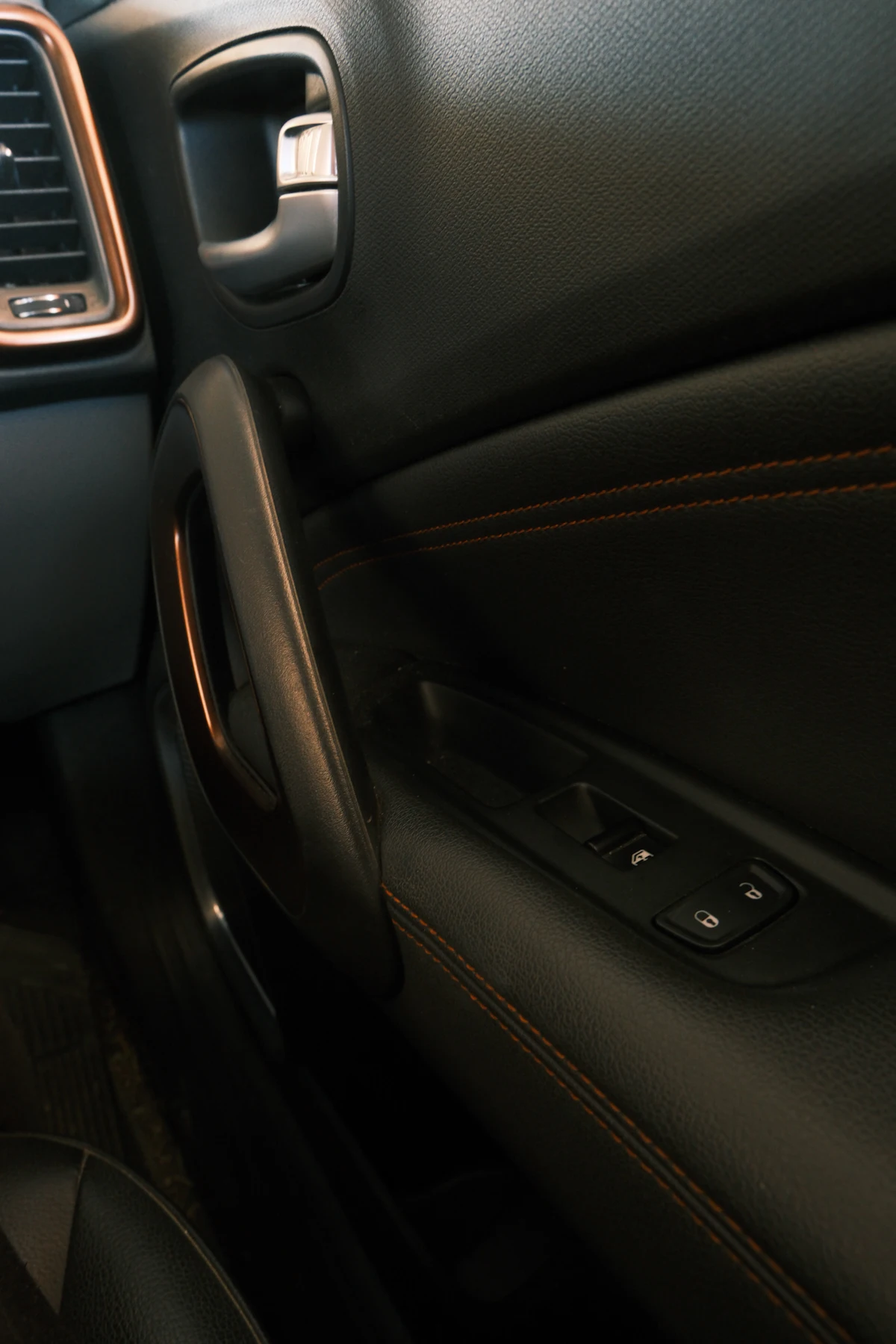 Locksmith services photo 45: keys, locks, doors and cars